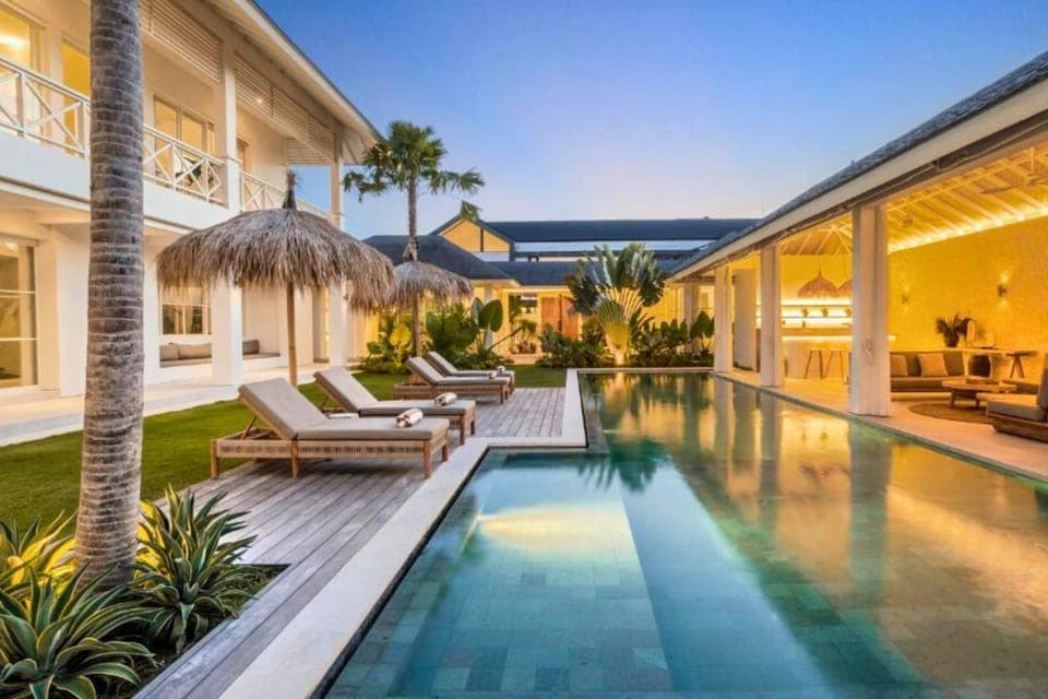 Property building, Pool view, Swimming pool