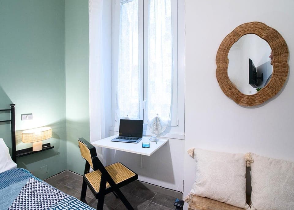 Bed, TV and multimedia, Decorative detail, Seating area, Bedroom, furniture, heating, heating, internet, internet, towels