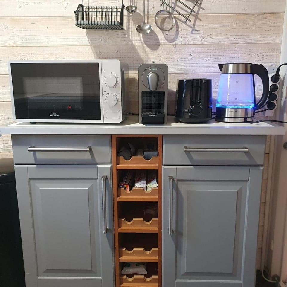 Coffee/tea facilities, toaster