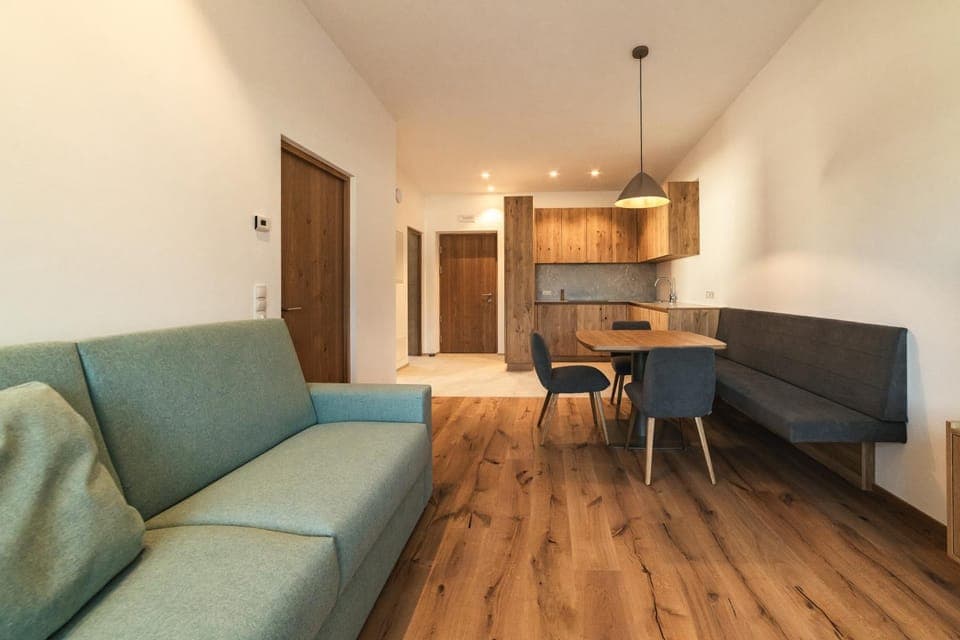 Kitchen or kitchenette, Living room, Seating area, Dining area