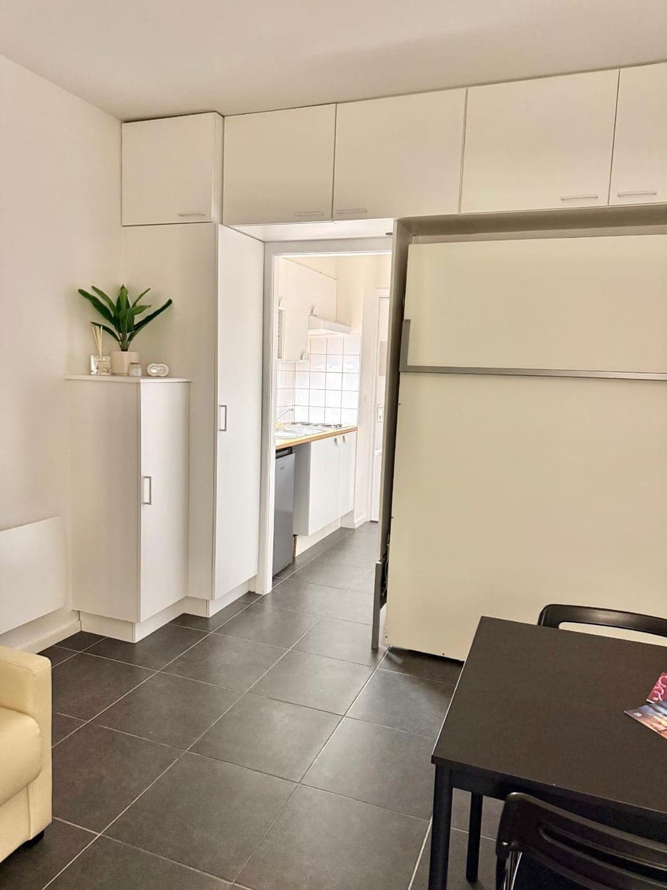 Kitchen or kitchenette, Living room