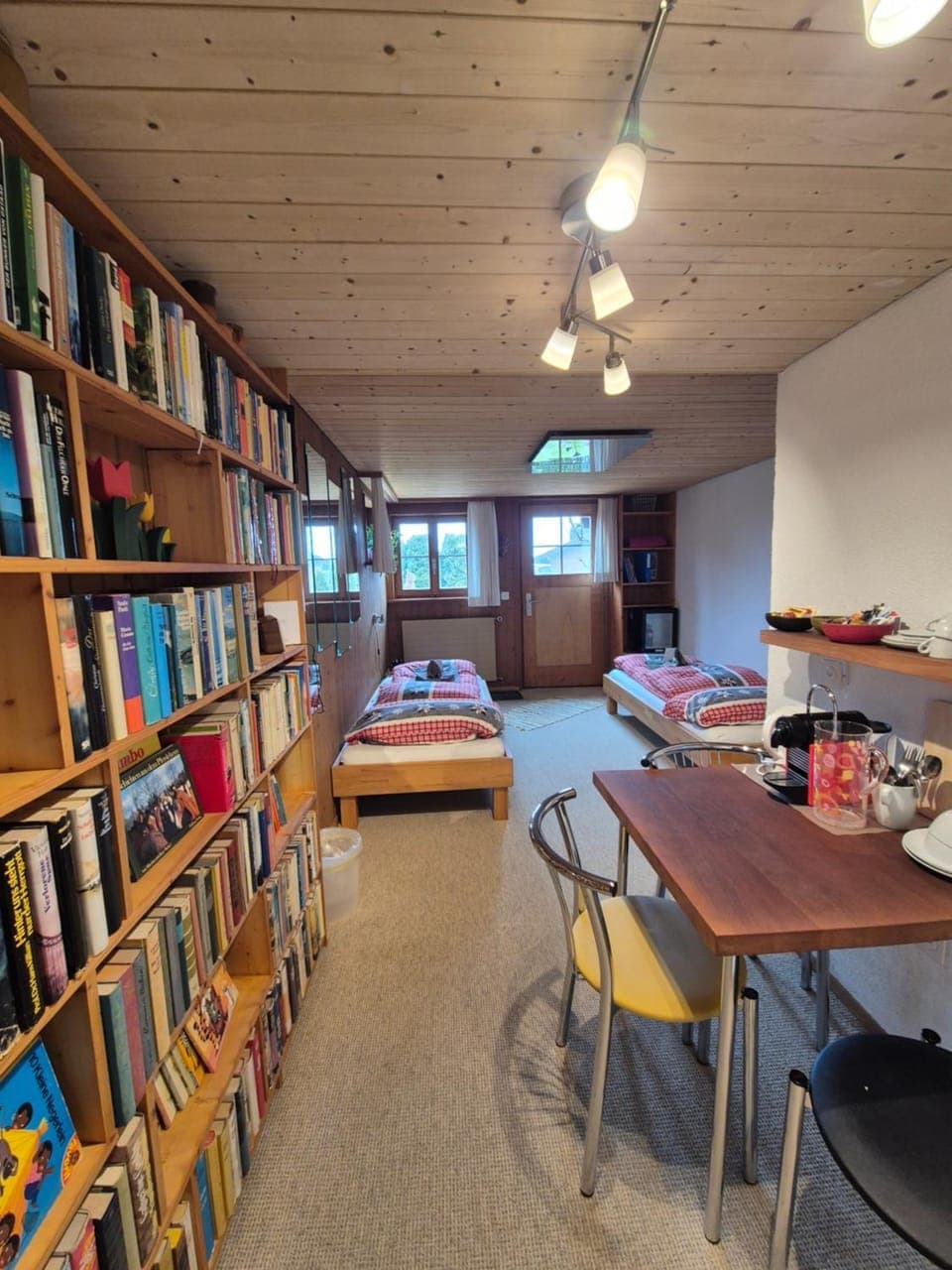 Seating area, Dining area