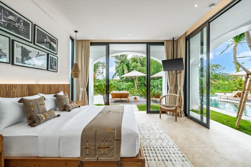 Bed, Natural landscape, View (from property/room), Bedroom, Pool view, Swimming pool