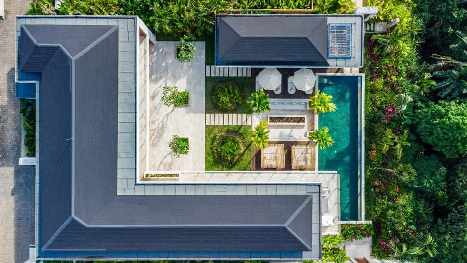 Property building, Bird's eye view, Swimming pool