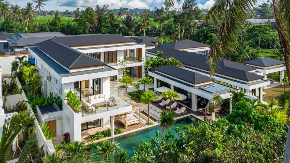 Property building, Day, Natural landscape, Swimming pool