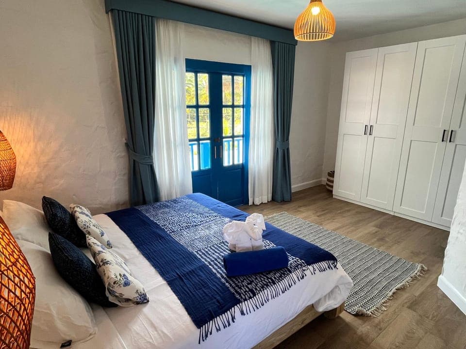 Bed, Photo of the whole room, Bedroom, towels, wardrobe