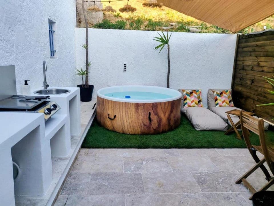 Patio, Natural landscape, Garden, Garden view, Pool view, Swimming pool, Swimming pool