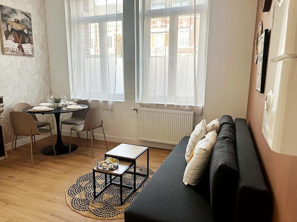 Living room, Seating area, Dining area