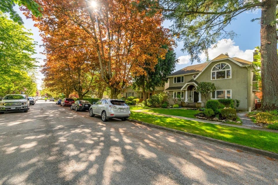 Property building, Street view