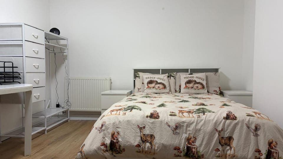 Bed, Bedroom, wardrobe