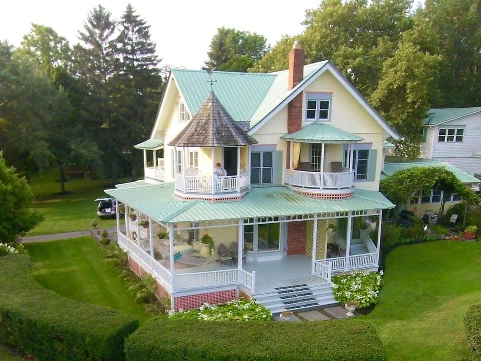 Property building, Patio, Day, Natural landscape