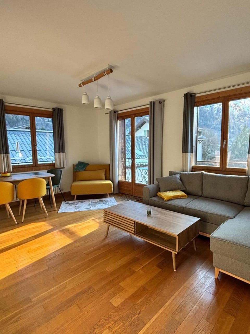 Living room, Dining area