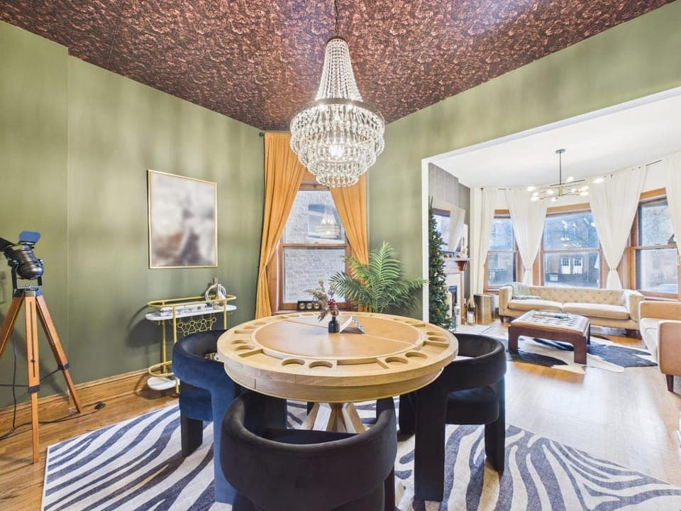 Art Deco Executive Duplex Garage Apartment in Wrigleyville