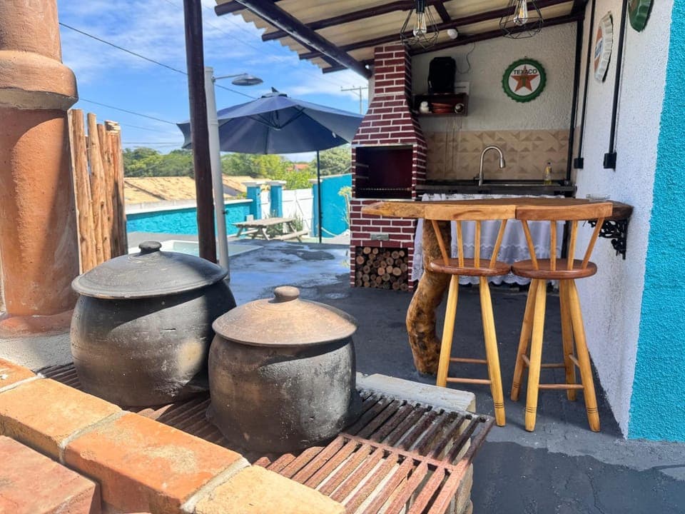 BBQ facilities, Seating area, Dining area