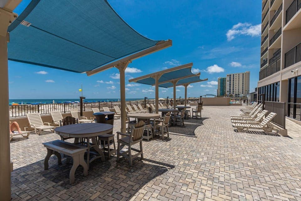 Phoenix X 1515 Apartment in Ono Island