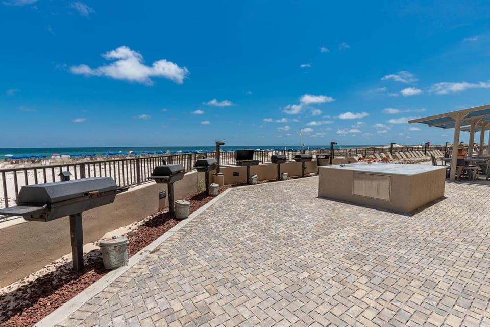 Phoenix X 1515 Apartment in Ono Island