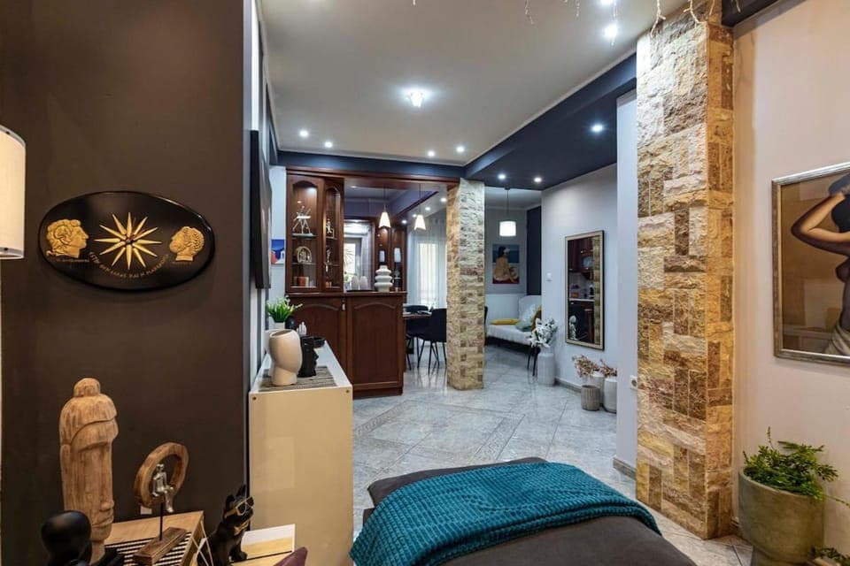 Kitchen or kitchenette, Living room