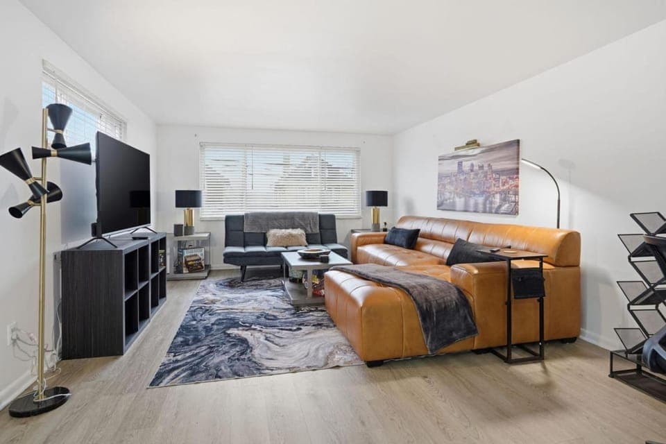 TV and multimedia, Living room, Seating area