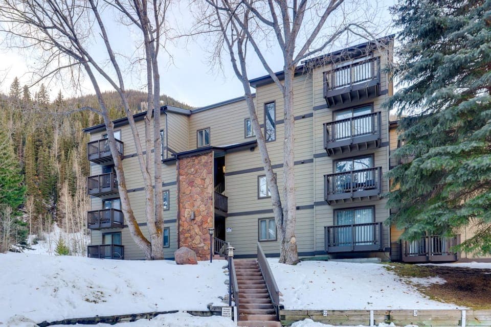 5 Mi to Vail Ski Resort! Cozy Condo w/ Mtn Views House in Vail