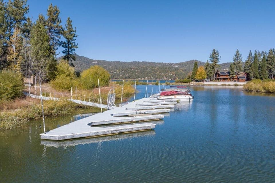 Lakeview Getaway Game Rm, Pool, Spa, Sauna! House in Big Bear