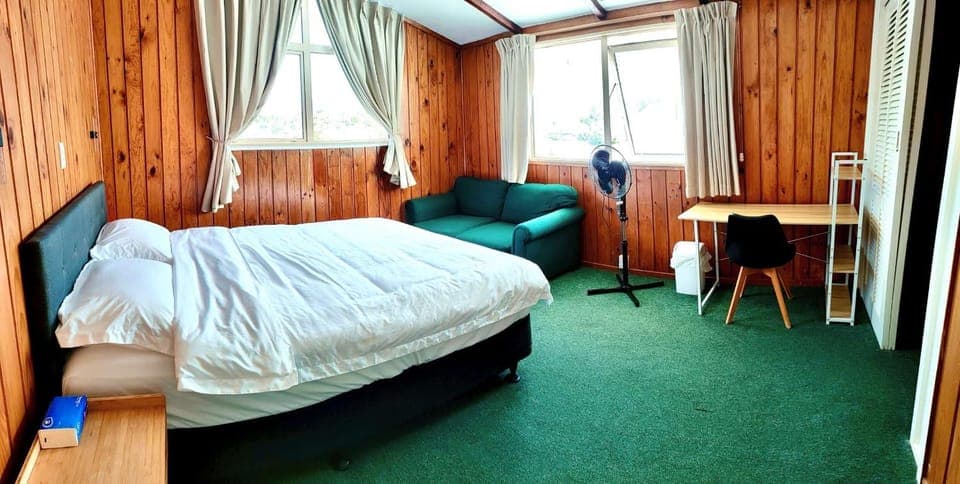 Photo of the whole room, Bedroom