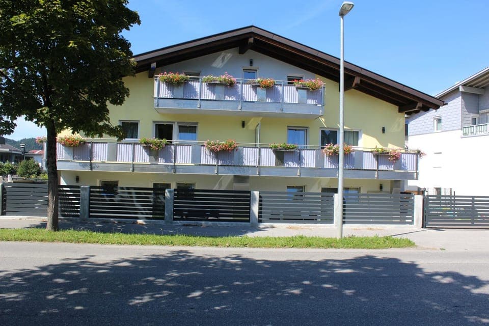 Property building, Day, View (from property/room), Balcony/Terrace
