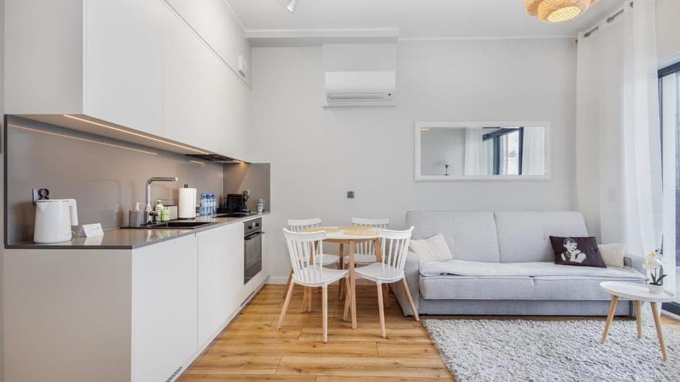 Kitchen or kitchenette, Seating area