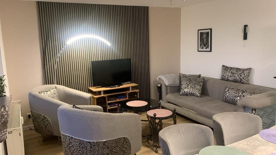 Communal lounge/ TV room