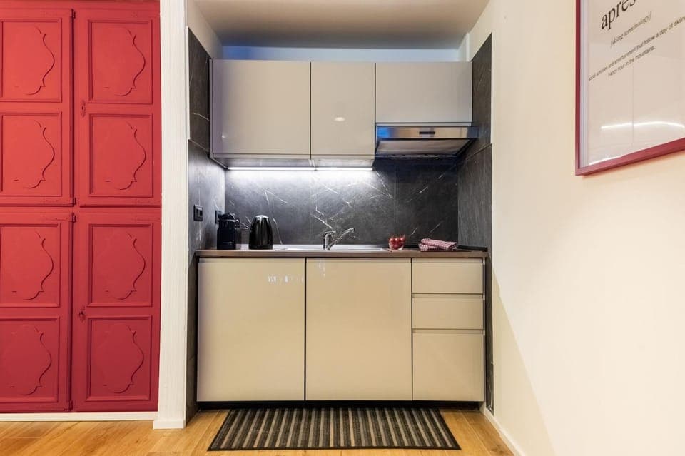 Kitchen or kitchenette