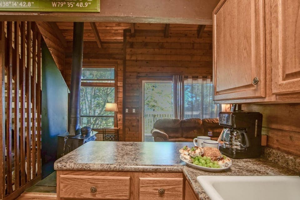 Kitchen or kitchenette, kitchen