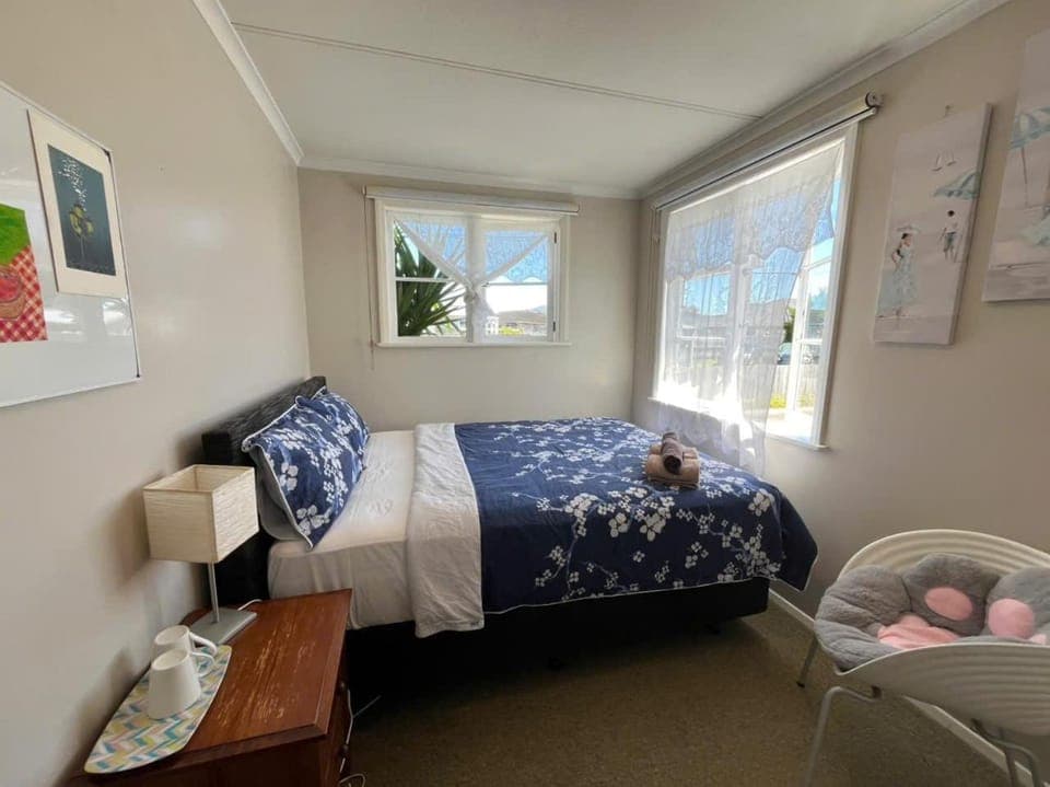 Bed, Bedroom, internet, wardrobe