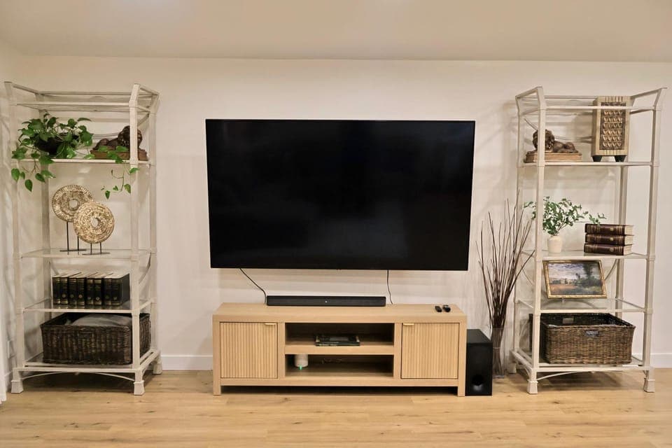 Communal lounge/ TV room, TV and multimedia, Evening entertainment