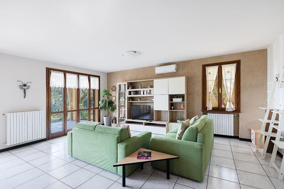 Communal lounge/ TV room, TV and multimedia, Living room