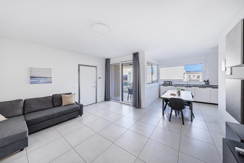 Communal lounge/ TV room, Living room, Dining area