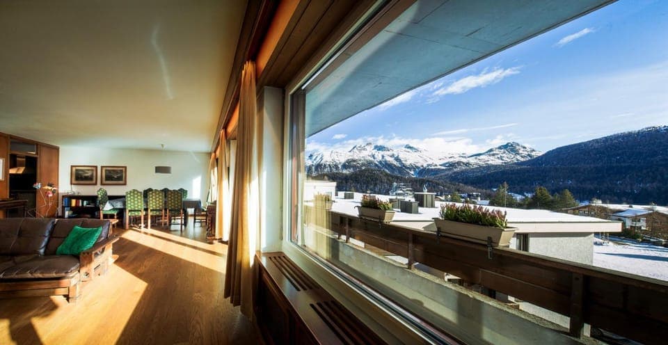 Balcony/Terrace, Living room, Mountain view