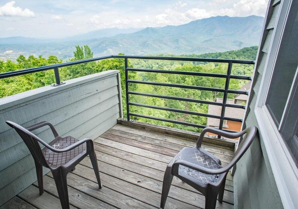 Patio, Balcony/Terrace, Mountain view