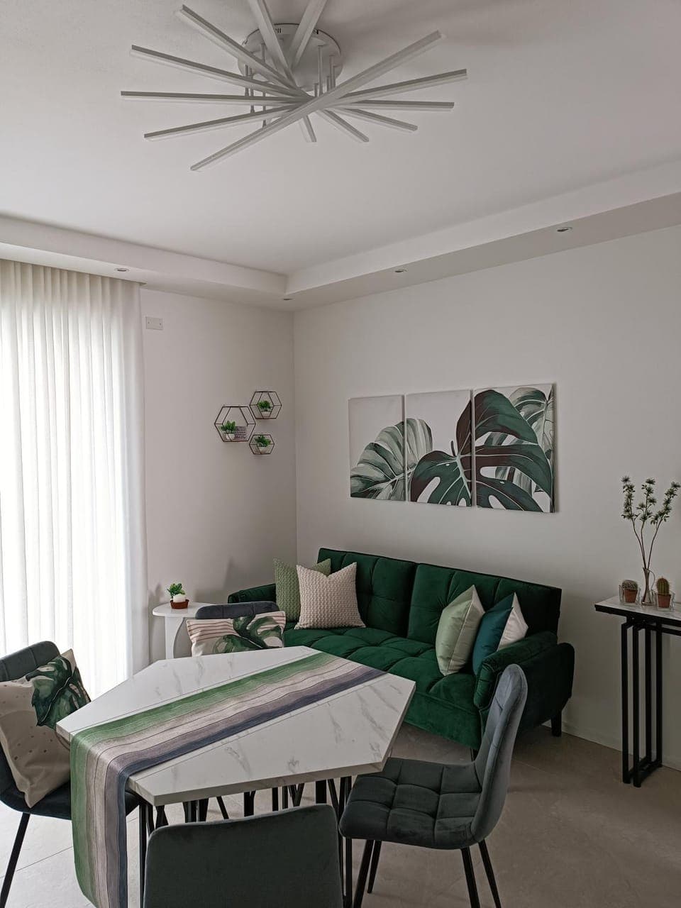 Living room, Dining area