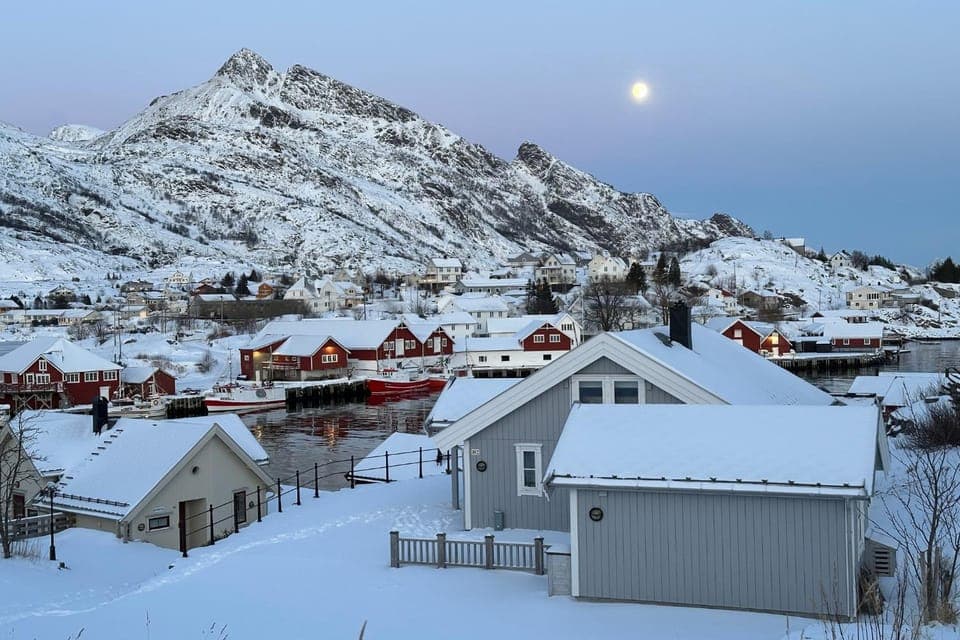 Property building, Natural landscape, Winter