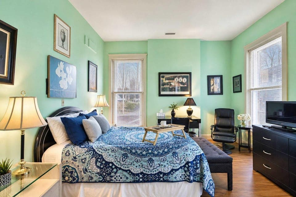 Vibrant Home: Historic Charm Perfect Location House in Louisville