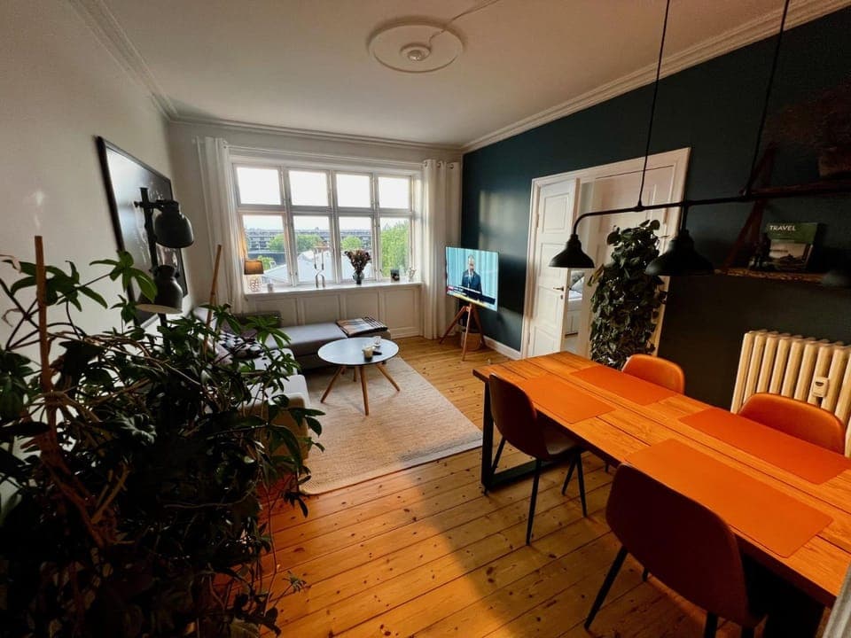 Living room, Dining area