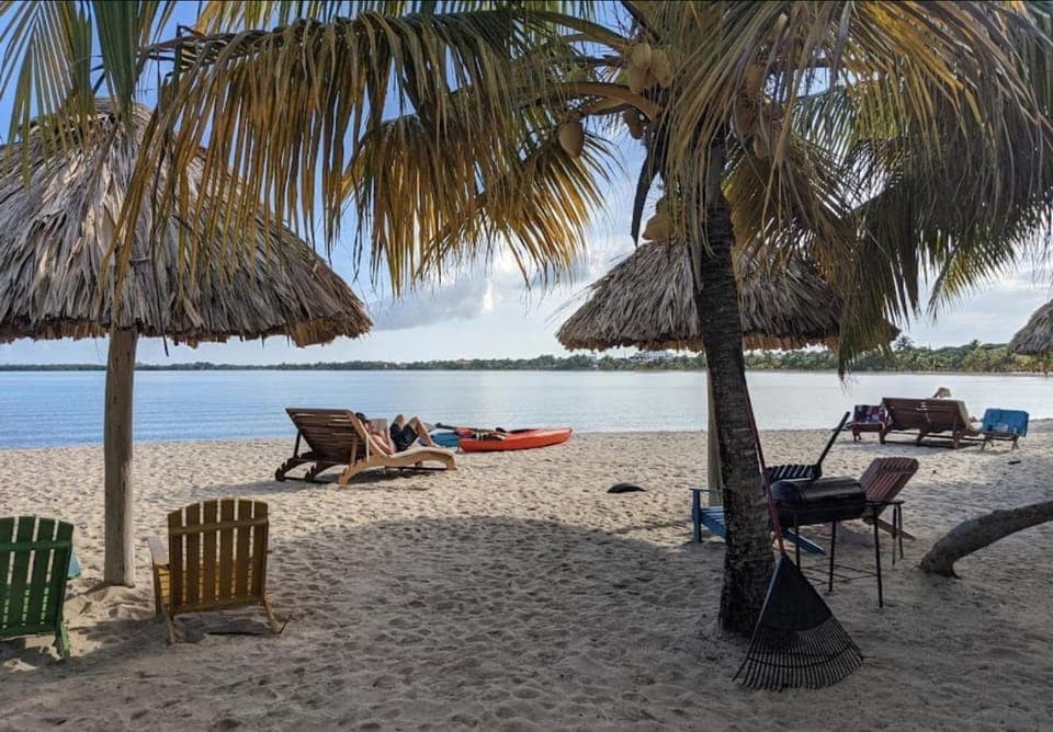 The Village Inn Apartment in Placencia
