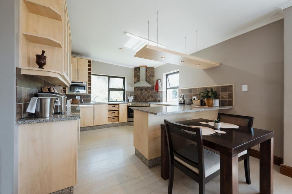 Communal kitchen, kitchen