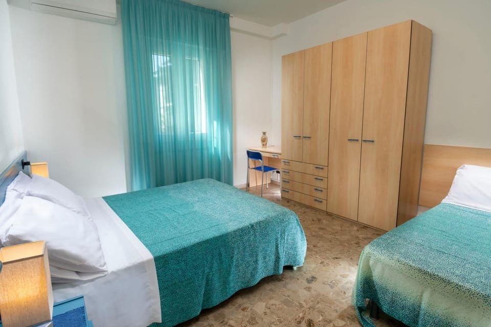 Bed, Photo of the whole room, Bedroom, wardrobe