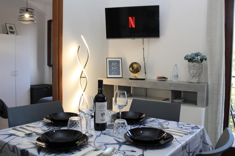 TV and multimedia, Dining area