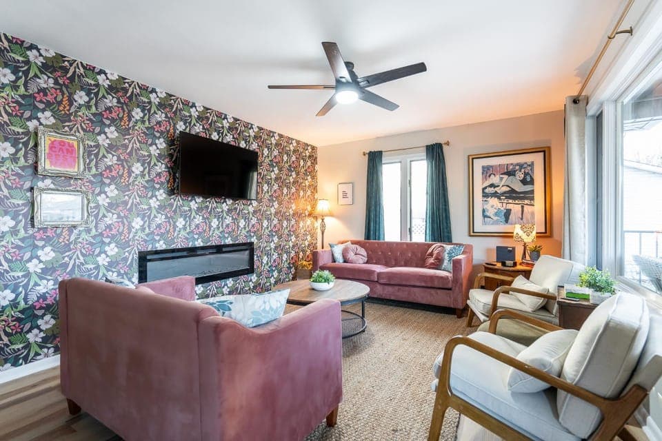 TV and multimedia, Living room, fireplace