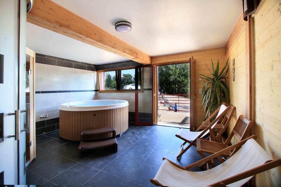 Hot Tub, Sauna, Spa and wellness centre/facilities, Decorative detail