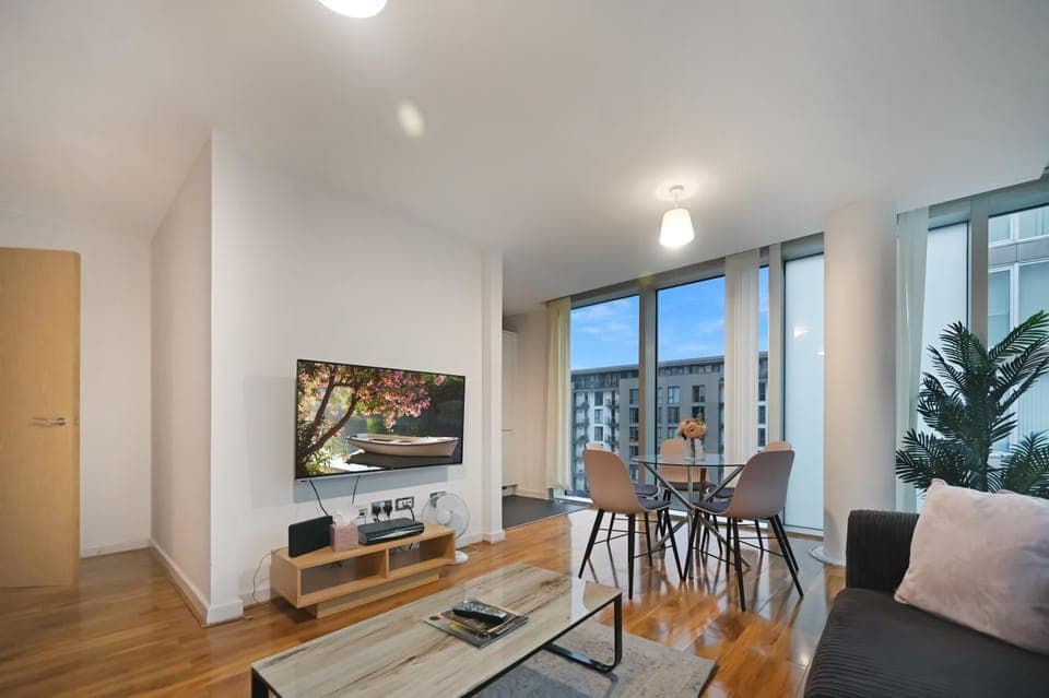 TV and multimedia, Dining area