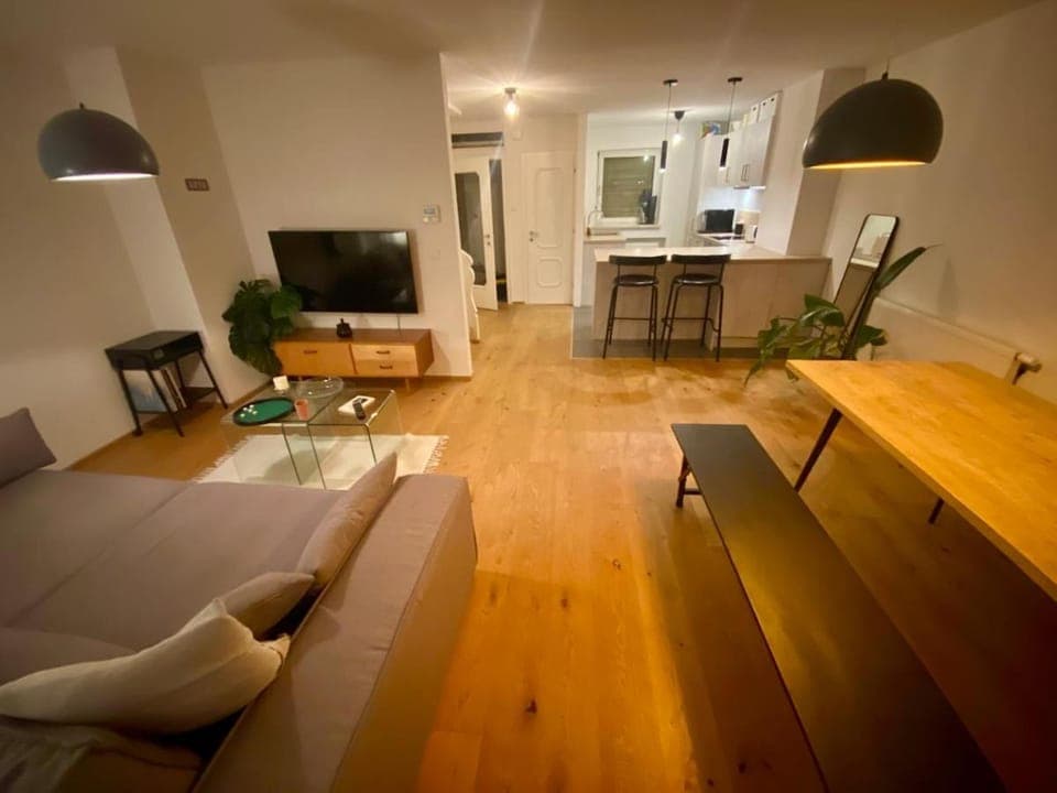 Communal lounge/ TV room, TV and multimedia, Living room, Seating area