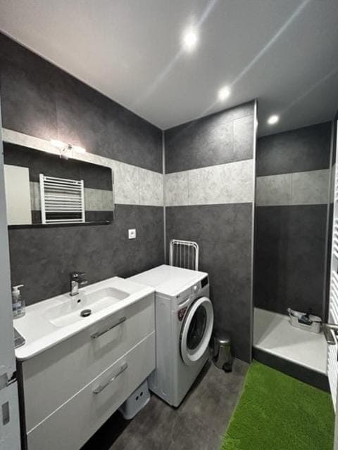 Shower, washing machine