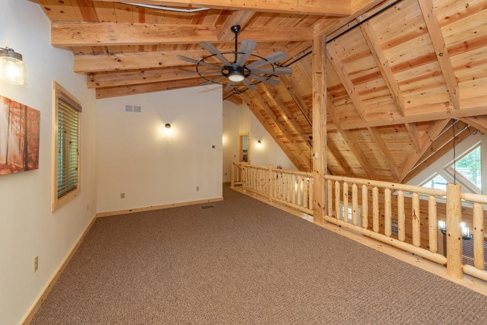 Blue Mountain Cabin Cabin in McHenry